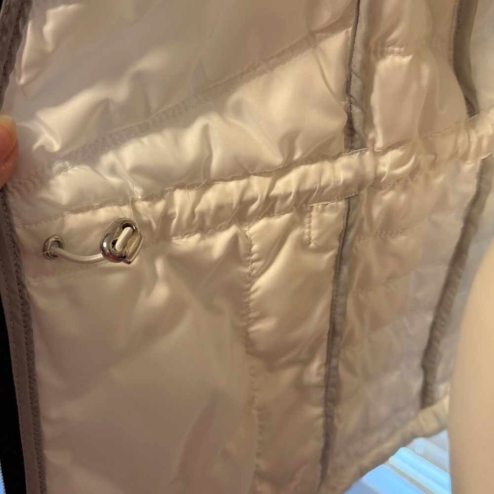 Guess White Jacket - Picture 6 of 7